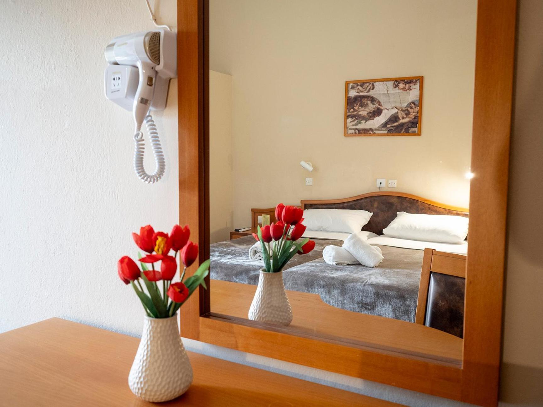 Sappho Hotel Skala Eresou Bagian luar foto
